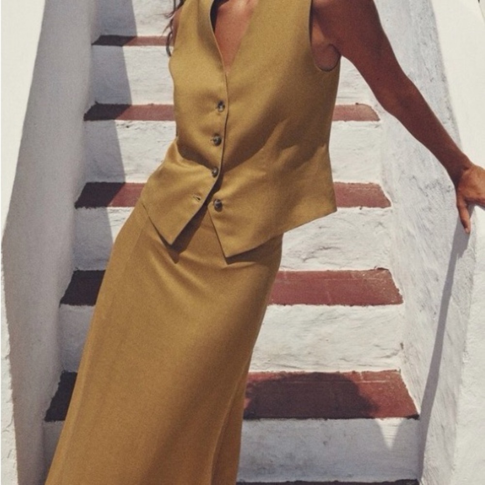 Mustard yellow  Sleeveless Vest and Skirt Set